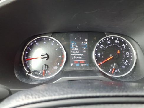 Used 2019 Toyota RAV4 LE FWD image 27