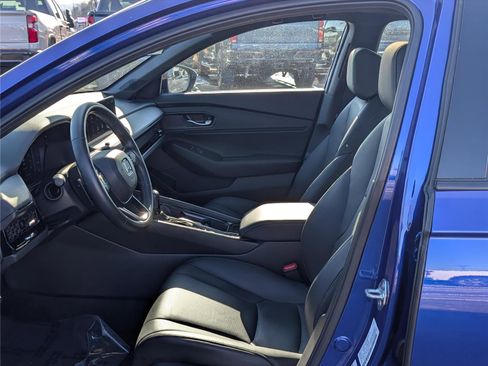 Used 2025 Honda Accord Sport image 15
