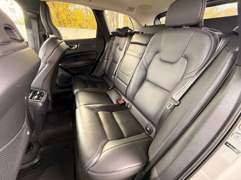 Used 2022 Volvo XC60 B5 Inscription w/ Advanced Package image 19