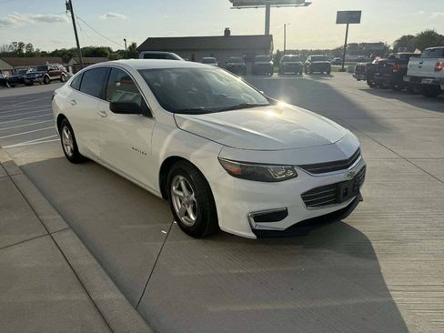 Used 2017 Chevrolet Malibu LS FWD image 7