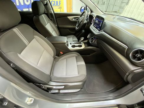 Used 2025 Chevrolet Blazer LT FWD image 25