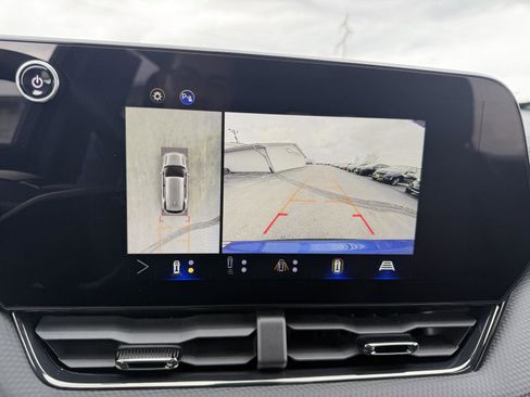 Used 2025 Chevrolet Equinox RS w/ Safety and Technology Package image 18