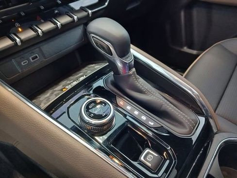 Certified 2025 GMC Canyon Denali image 26