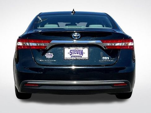 Used 2015 Toyota Avalon Limited w/ Technology Package FWD image 5