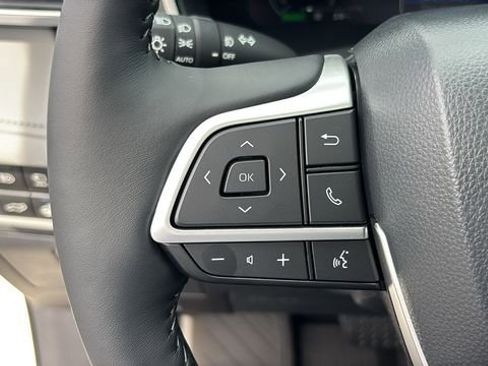 New 2026 Toyota Highlander Platinum image 19
