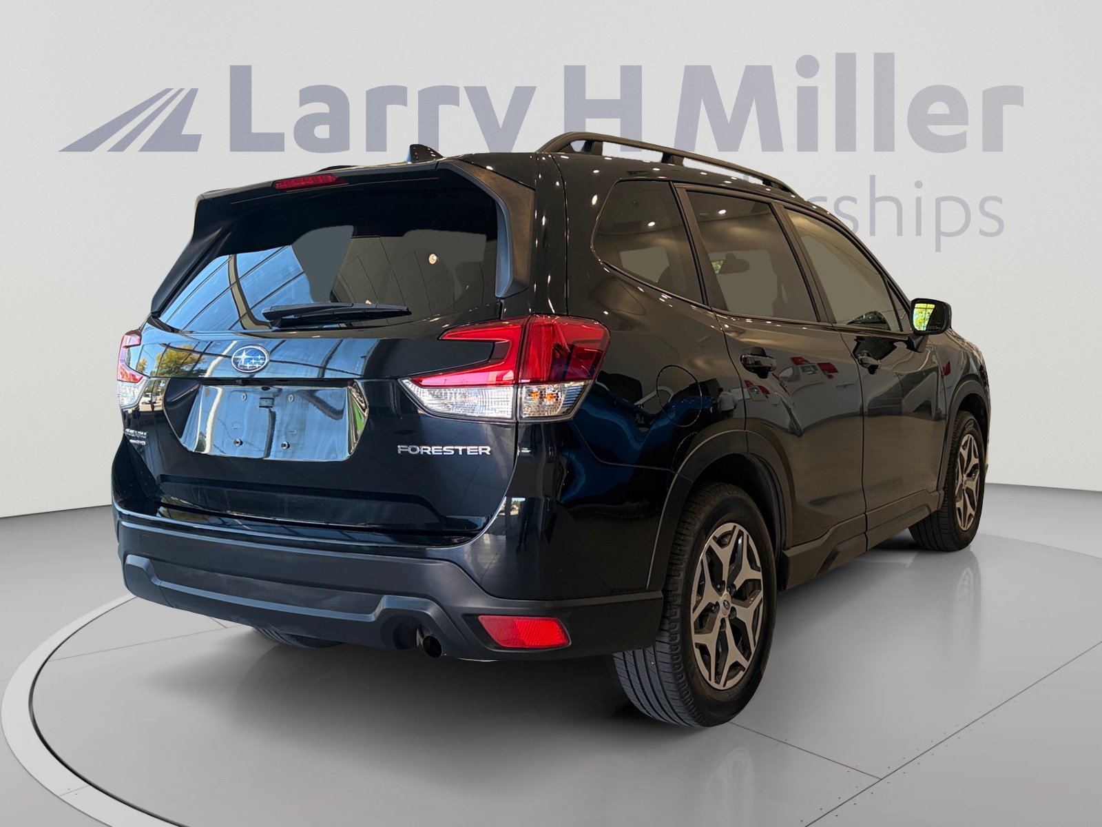 Used 2023 Subaru Forester Premium AWD/4WD image 5