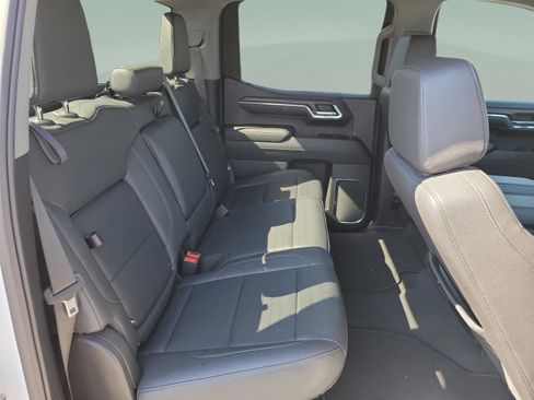 Used 2024 GMC Sierra 1500 SLT image 27