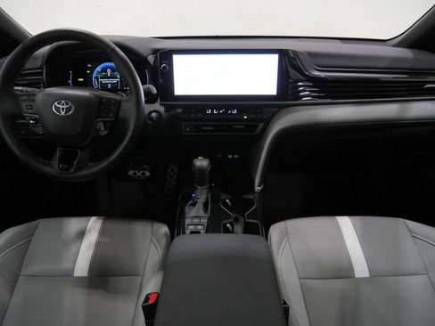 Used 2025 Toyota Camry SE w/ Multimedia Upgrade Package AWD/4WD image 9