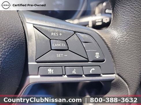 Certified 2023 Nissan Kicks SV FWD image 17