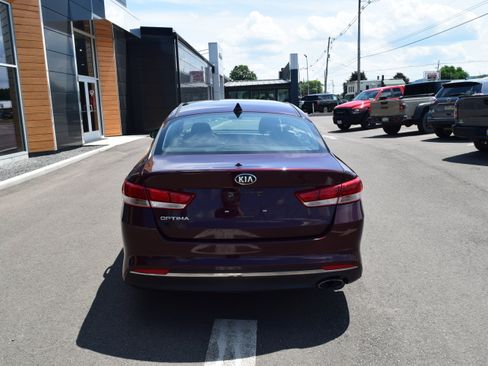 Used 2017 Kia Optima LX w/ Option Group 014 FWD image 3