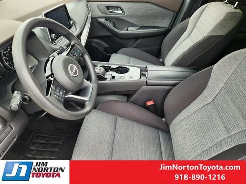 Used 2023 Nissan Rogue SV FWD image 13