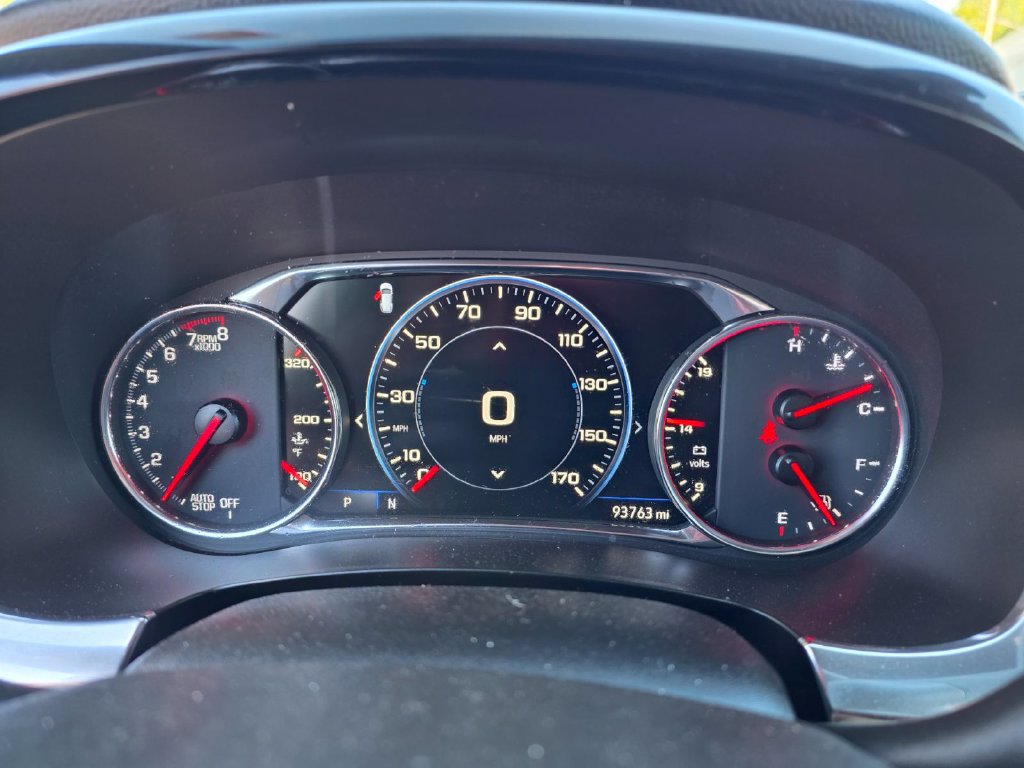 Used 2023 Chevrolet Traverse Premier FWD image 16