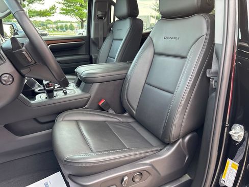 Used 2023 GMC Sierra 1500 Denali w/ Denali Reserve Package AWD/4WD image 57