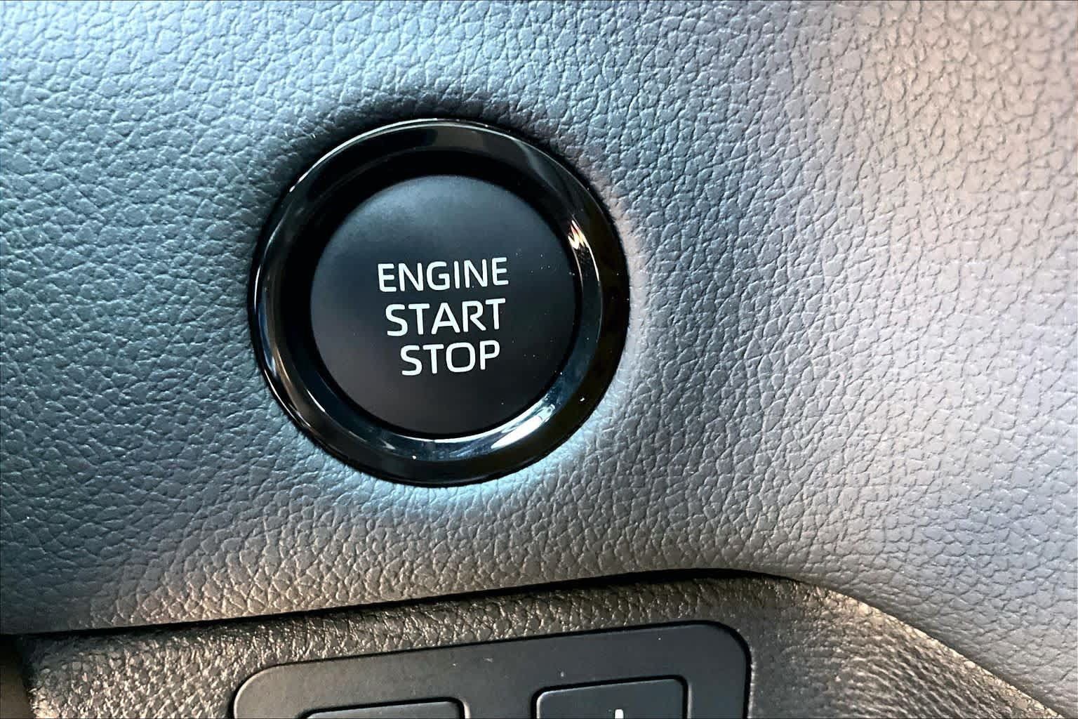 Certified 2026 Toyota Tundra Limited AWD/4WD image 32