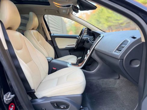Used 2017 Volvo XC60 T6 Inscription w/ Climate Package AWD/4WD image 50