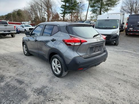Used 2020 Nissan Kicks S image 3