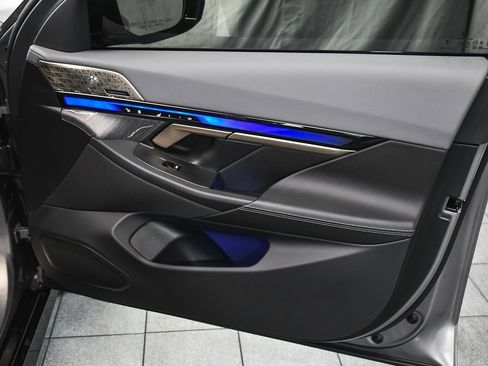 Used 2025 BMW i5 M60 w/ Executive Package image 19