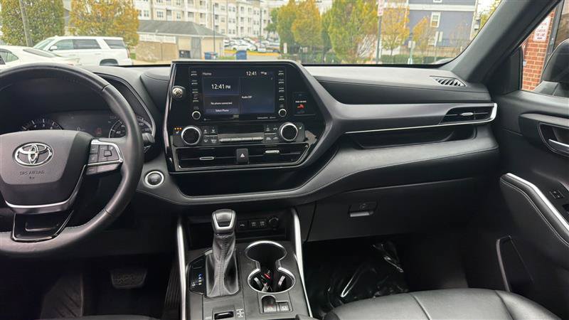 Used 2021 Toyota Highlander XSE FWD image 28
