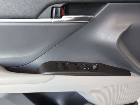 Used 2022 Toyota Camry LE w/ Carpet Mat Package (TMS) image 14