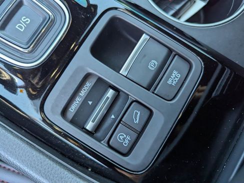 Used 2025 Honda Pilot Black Edition image 25