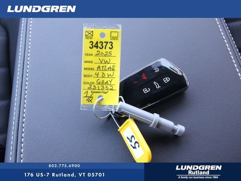 New 2025 Volkswagen Atlas Cross Sport SEL image 3