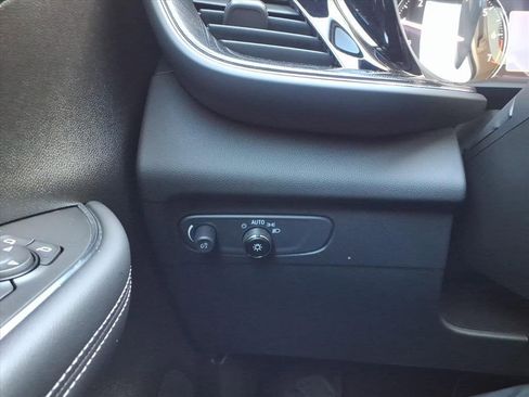 Certified 2023 Buick Envision Essence image 14