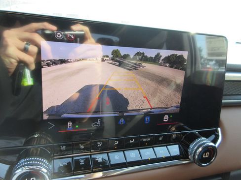New 2026 GMC Canyon AT4 w/ Technology Plus Package AWD/4WD image 17