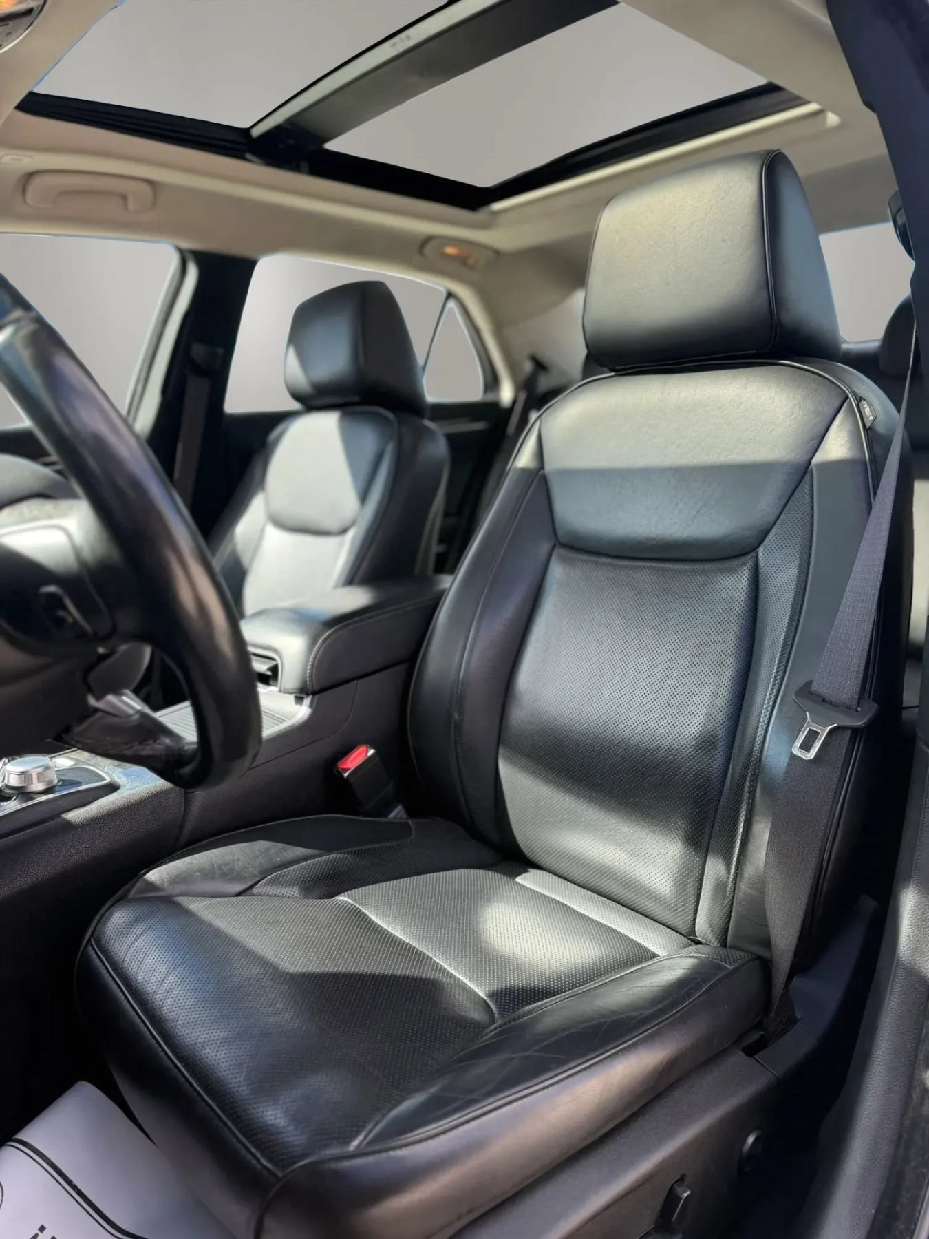 Used 2019 Chrysler 300 Limited w/ Safetytec Plus Group AWD/4WD image 11