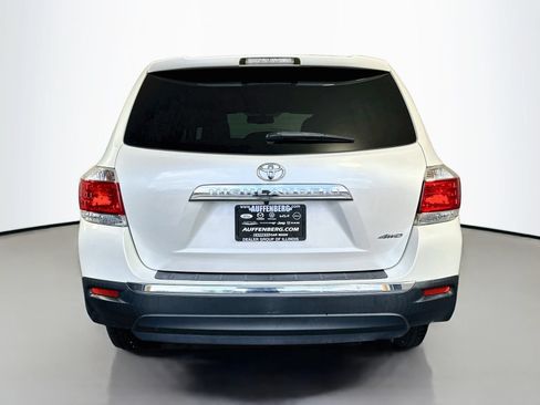 Used 2013 Toyota Highlander 4WD w/ Cold Weather Pkg image 6