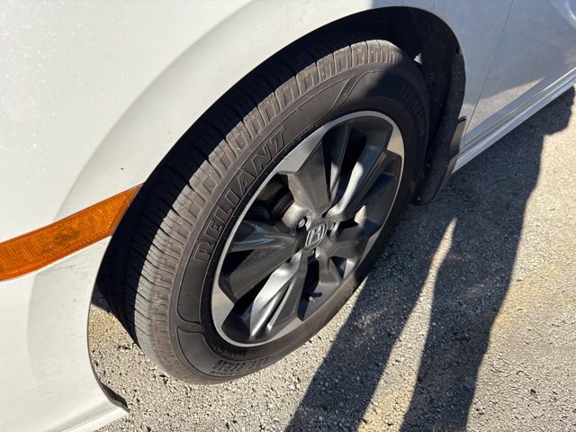 Used 2023 Honda Odyssey Elite image 11