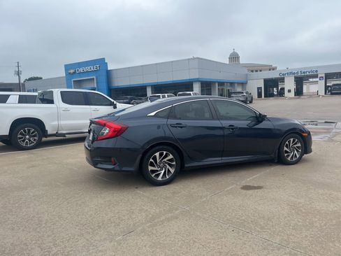 Used 2017 Honda Civic EX image 2