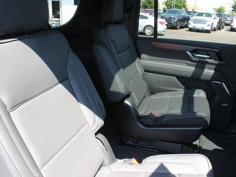 New 2025 GMC Yukon XL Denali w/ Sun & Power Step Package image 27
