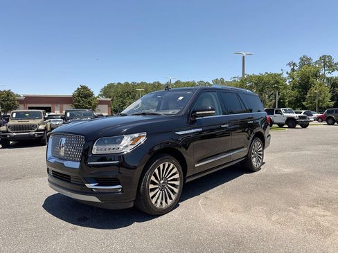 Used 2019 Lincoln Navigator Reserve AWD/4WD image 8