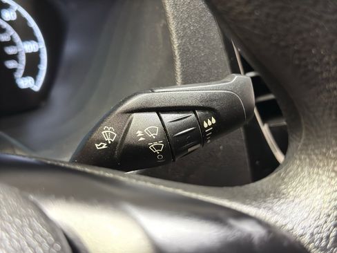 Used 2023 Ford Transit 350 XLT image 23