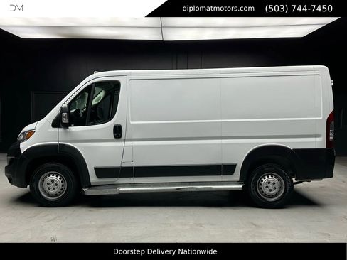 Used 2025 RAM ProMaster 2500 w/ U-Haul Equipment Group image 3