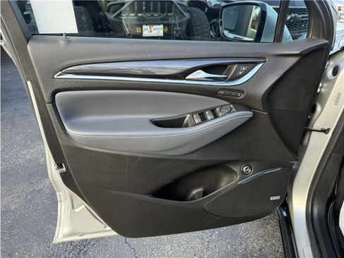 Used 2022 Buick Enclave Premium image 16