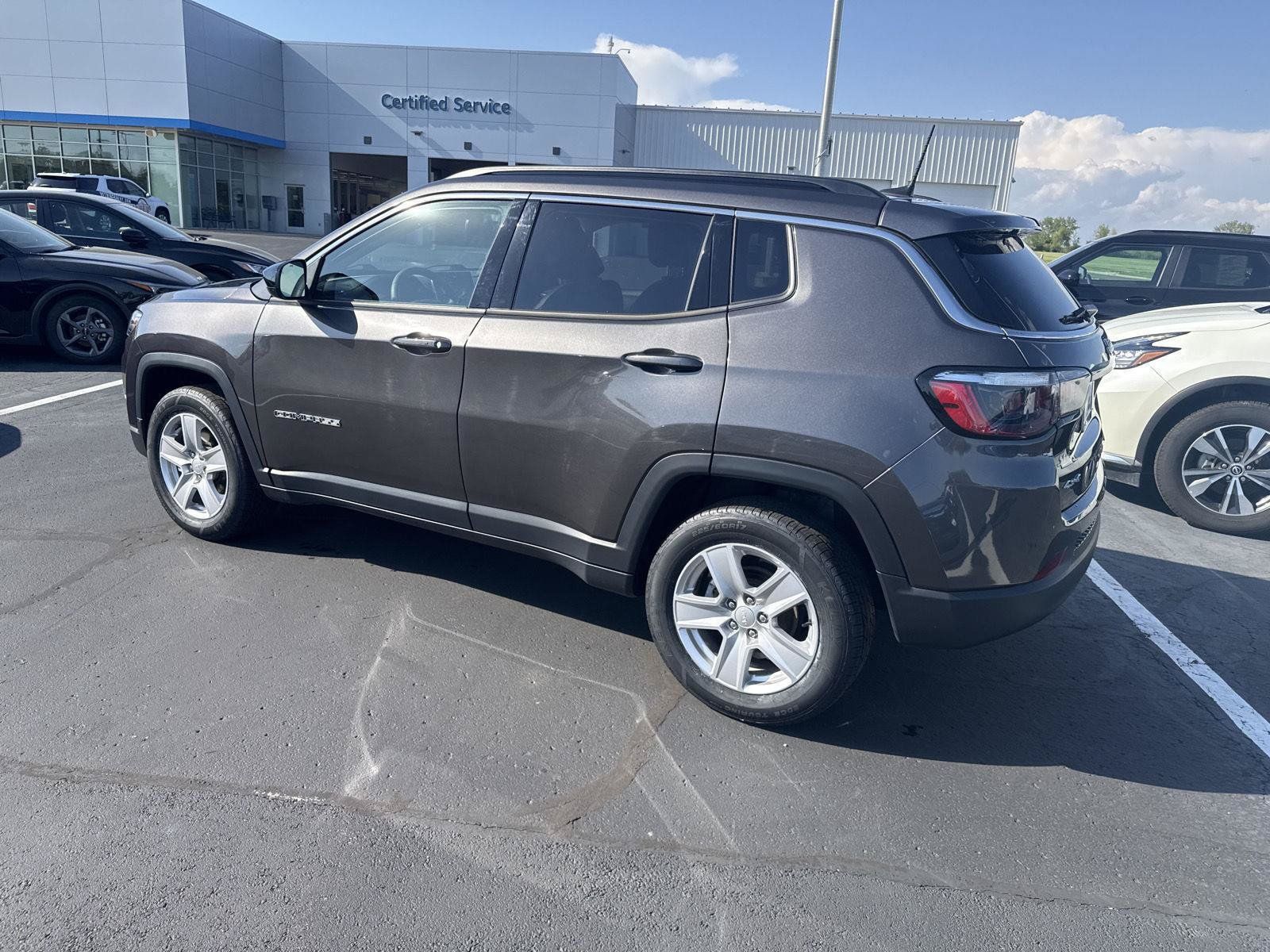 Used 2022 Jeep Compass Latitude AWD/4WD image 6