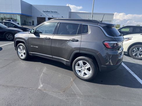 Used 2022 Jeep Compass Latitude AWD/4WD image 6