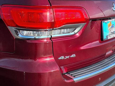 Used 2017 Jeep Grand Cherokee Limited image 25
