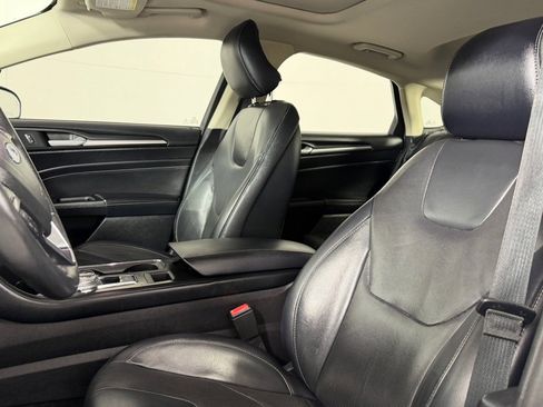 Used 2019 Ford Fusion Titanium image 13