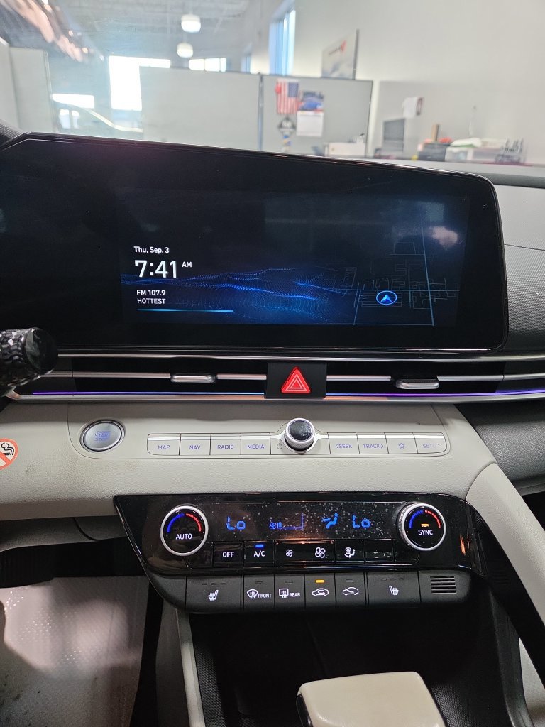 Used 2024 Hyundai Elantra Limited FWD image 6