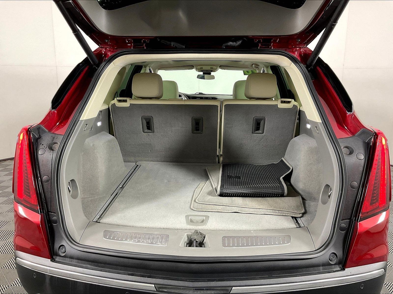 Used 2020 Cadillac XT5 Premium Luxury AWD/4WD image 38