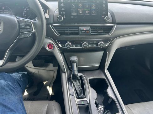 Used 2019 Honda Accord EX image 19