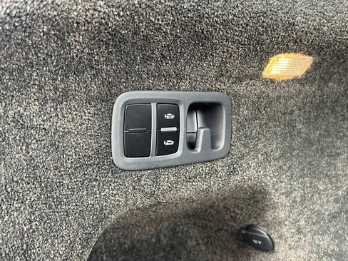 Used 2022 Bentley Bentayga image 24