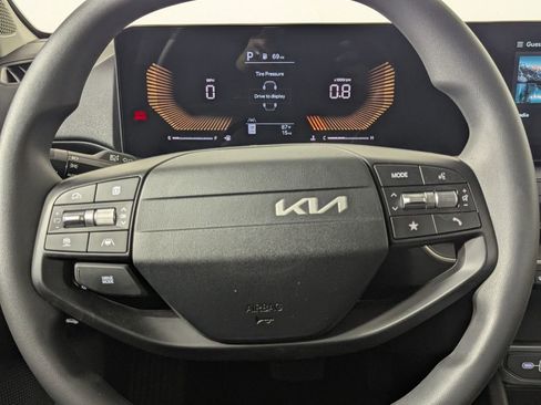 New 2026 Kia K4 LXS image 16