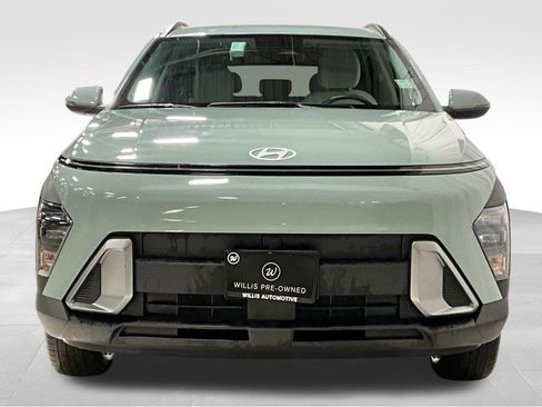 Used 2025 Hyundai Kona SEL image 2