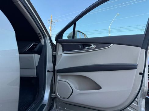 Used 2017 Lincoln MKX Reserve FWD image 28