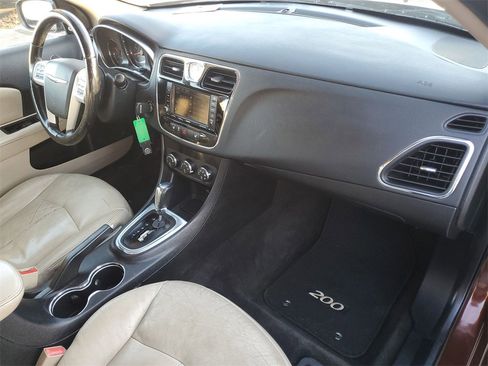 Used 2012 Chrysler 200 Limited image 24