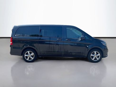Used 2018 Mercedes-Benz Metris Passenger image 2
