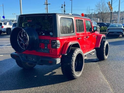 Used 2019 Jeep Wrangler Unlimited Sahara w/ Uconnect 4C Nav & Sound Group image 8